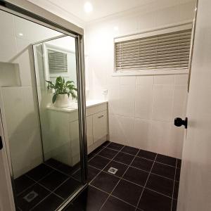 Breakaway, 11 Scott Street