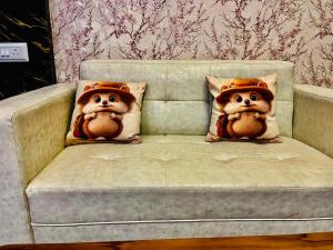 Golden palace studio