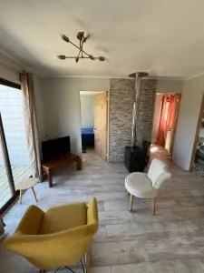 Oasis in the mountain, Quebrada Alvarado, Olmué - Caleu