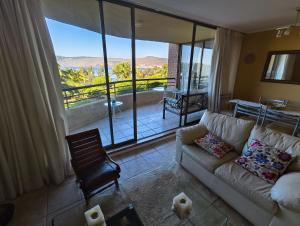 Amplio y hermoso departamento con vista al mar