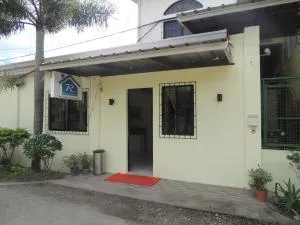 Royale Hometel - Баколод