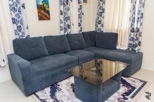 Affordable MODERN Up to 16 Pax Near Aqua Planet & Clark International Airport