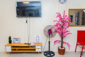 Affordable MODERN Up to 16 Pax Near Aqua Planet & Clark International Airport