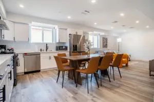 Chic & Comfortable Space Near Downtown LA & USC - Bell