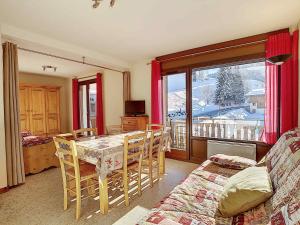 Appartements La Clusaz : Appartement 6 pers, Wifi, Animaux OK, Parking - FR-1-818-35 : photos des chambres