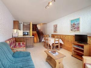 Appartements La Clusaz : Appart 6 pers., 3 lits, cheminee, animaux admis - FR-1-818-51 : photos des chambres
