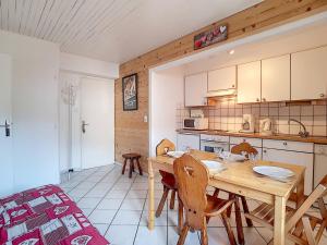 Appartements La Clusaz : Appartement pour 4 pers, Animaux admis, Balcon et Parking - FR-1-818-91 : photos des chambres