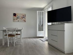 Appartements Saint-Palais : T2 3 etoiles, proche plage, terrasse sud, parking, clim et Wifi - FR-1-738-36 : photos des chambres