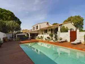 Maison Méditerranéenne avec Piscine Proche Village - FR-1-599-117 - Fontvieille