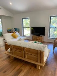 Forest Tangle Retreat, Two Bedroom - Diddillibah