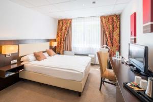 Business Queen Room with Queen Bed room in Best Western Hotel Jena