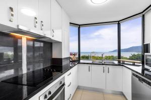 Belle Escapes 73 Rydges Plaza Esplanade with Ocean & City Views