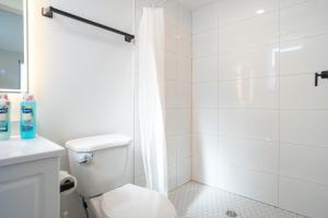 Stylish & Cozy Retreat Near USC & Downtown LA