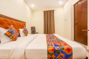 Via Standard Inn - Nr Prayagraj Railway Station