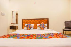 Via Standard Inn - Nr Prayagraj Railway Station