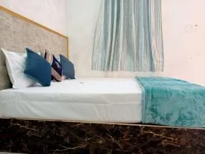 The Rainbow Residency guest house - Varanasi