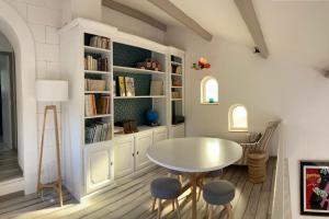 Maisons de vacances Beautiful Property Isle-sur-la-Sorgue : photos des chambres