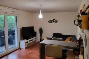 Charming T3 with balcony in Saint-Denis - 圣但尼