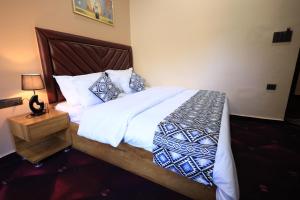 Hotel Corbett Cultures