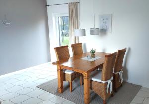 Ferienwohnung Märchenhain am Mittelrhein - Rheinblick, Terrasse & Garten, 2 Schlafzimmer und 2 Bäder