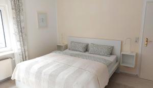 Ferienwohnung Märchenhain am Mittelrhein - Rheinblick, Terrasse & Garten, 2 Schlafzimmer und 2 Bäder