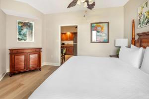 One-Bedroom King Suite room in Grande Villas Resort By Diamond Resorts