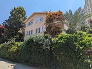 townhouse with bath and fireplace - 卡吉柯克