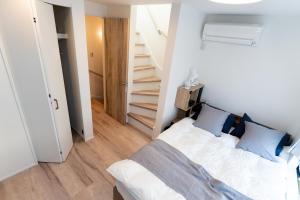 RIAUS 新築一軒家貸切 最大6名 family歓迎 空港や観光地直通