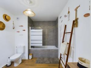 Appartements -BIRDY- chaleureux T2, renove avec parking : photos des chambres