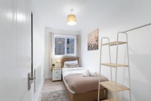 Charming 2-bedroom, 1-Bathroom Apartment in Transom Square