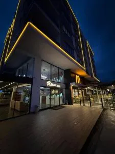 Rena Grand Residence & Suit - 卡苏斯图