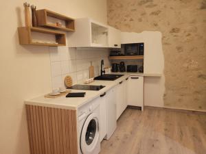 Au Faubourg -Old City - Lake & Canal 1 min