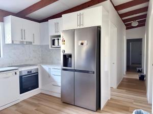 Comfy Logan - Shared bathrooms - Individual Room with a Queenbed- WiFi AC Netflix