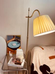 Cozy guesthouse, modern style, 10 minutes from Number 2 Line, Sharosu-gil, welcome food, OTT, Nespresso machine, close to Hongdae, Gangnam, Seongsu, up to 5 people
