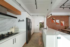 White Pool Villa Chiangmai