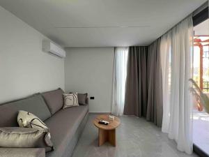 Senaon Urban Living Euphoria with Jacuzzi