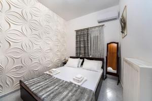 Ariadni Apartment Garden view