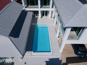 White Pool Villa Chiangmai