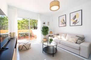 Cabopino Apartment by AORA STAY