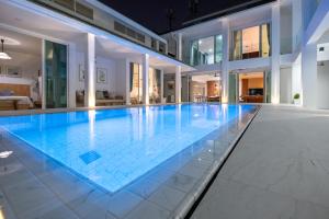 White Pool Villa Chiangmai