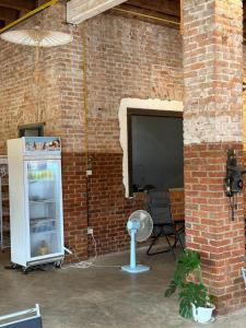 Via Thakhek Hostel & Cafe