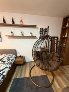 Brown Elegant & Spa Kop