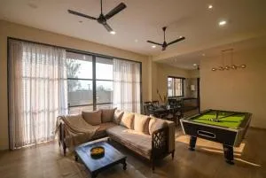 Triveni Stays 5BHK Luxury Villa In Lonavala - Kārli