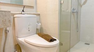 Good and Modern Look Studio at Gold Coast Apartment By Travelio