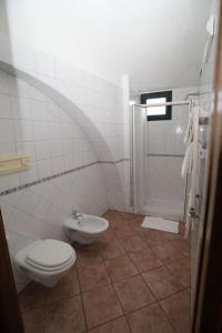 Double Room with Balcony and Sea View room in Hotel Belvedere