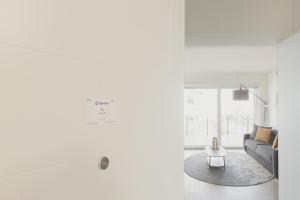 GoHost - Modern and Bright Apartments with Terrace and Balcony