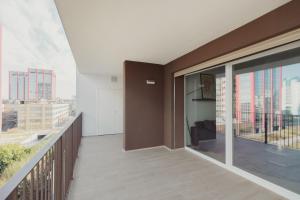 GoHost - Modern and Bright Apartments with Terrace and Balcony