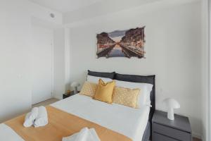 GoHost - Modern and Bright Apartments with Terrace and Balcony