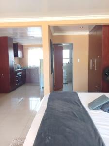 Precious Estates Quartz- Township