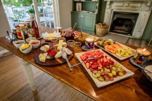 Corner House Residence